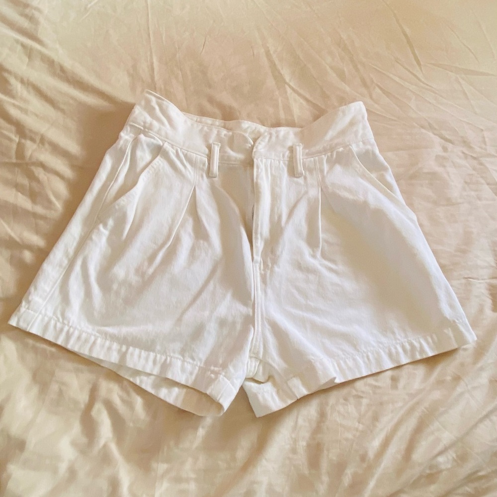 Levi's White High Waist Summer Shorts